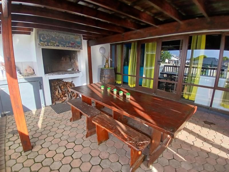 5 Bedroom Property for Sale in Stilbaai Wes Western Cape